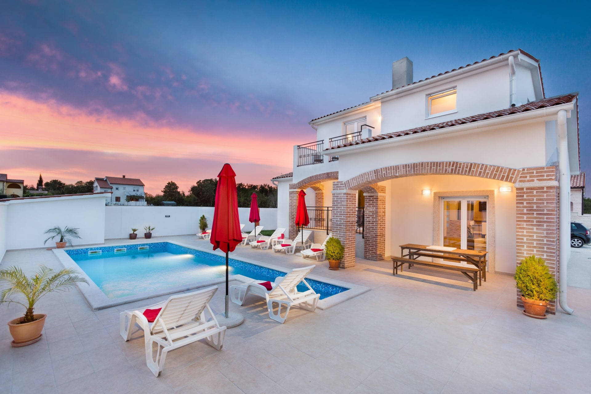 Compressed by jpeg-recompress